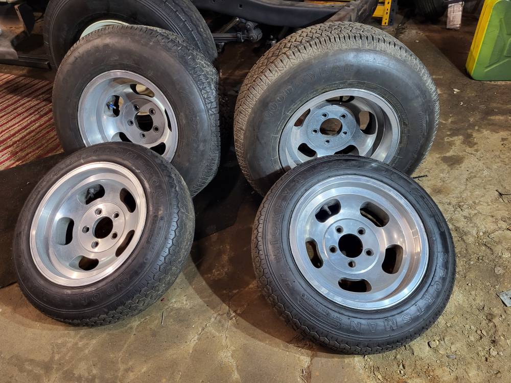 Set of chevy slot mags.