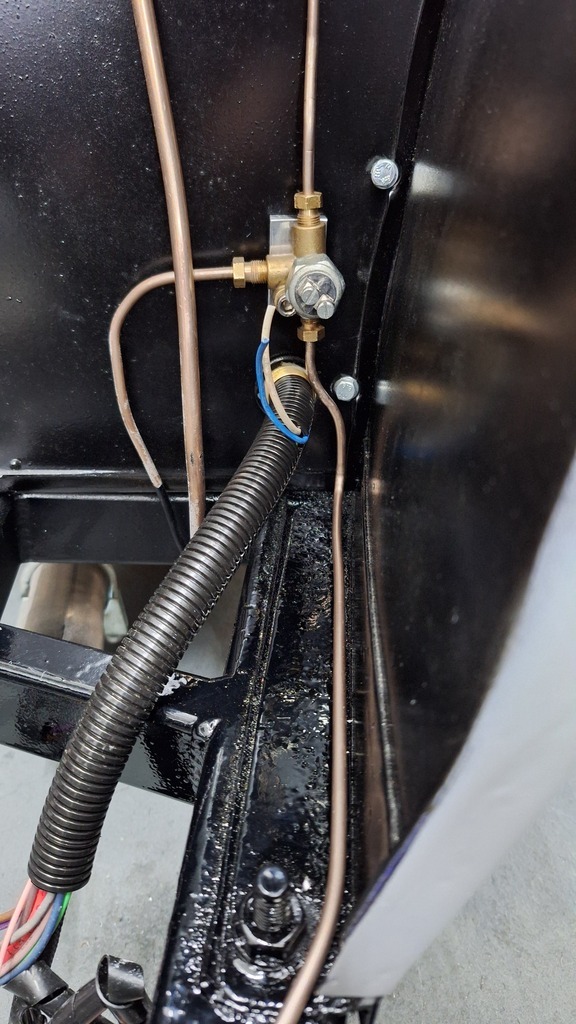 Name:  b618efb86b25.jpg
Views: 218
Size:  175.7 KB